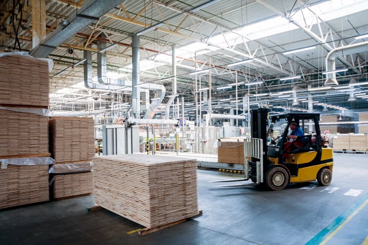 Warehouse-with-Forklift_300104687