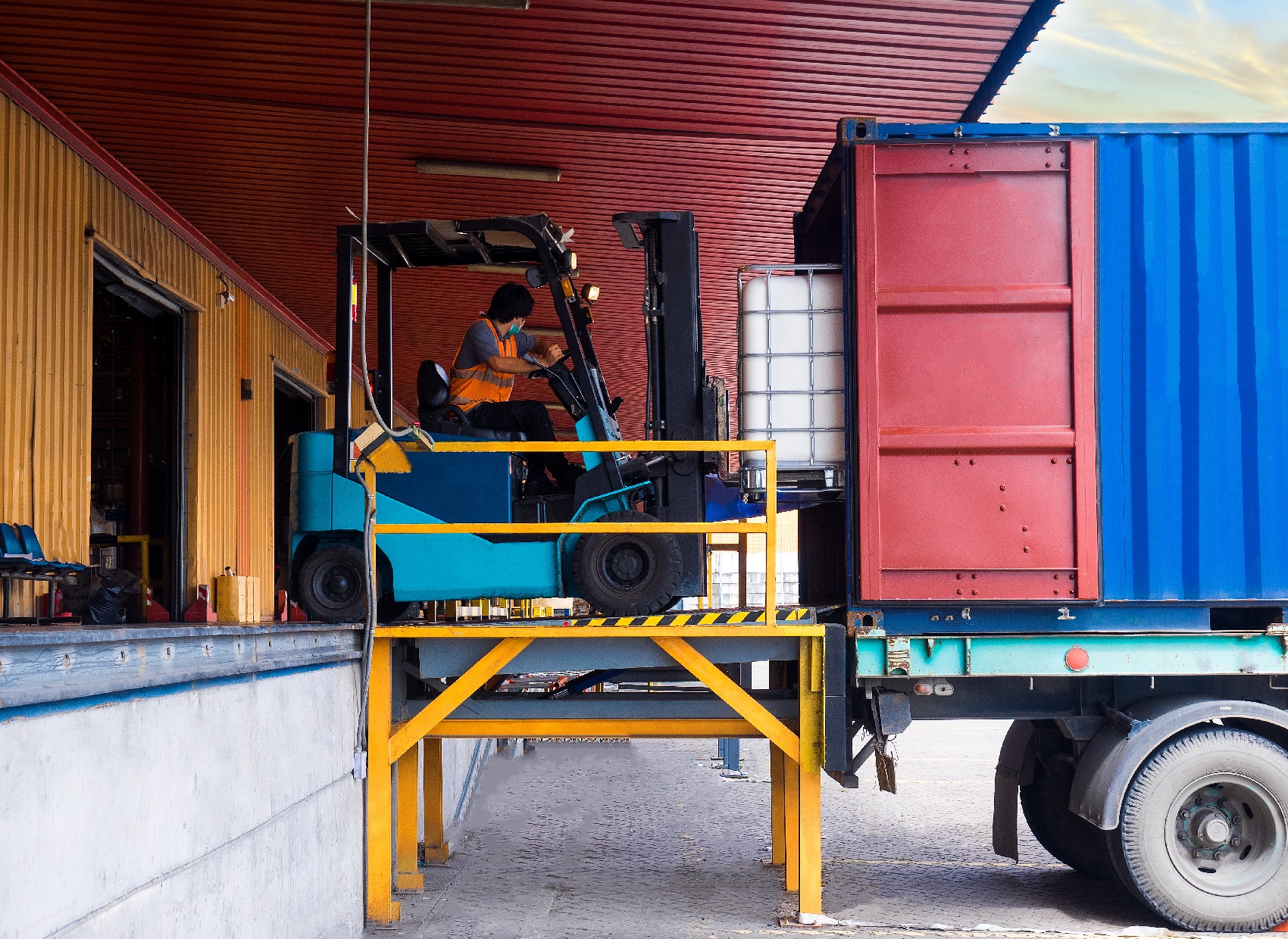 Which Dock Leveler is Right for Your Loading Dock